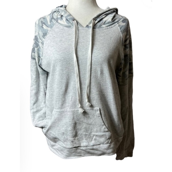 Hem & Thread Camo Printed Contrast Hoodie - Picture 6 of 11